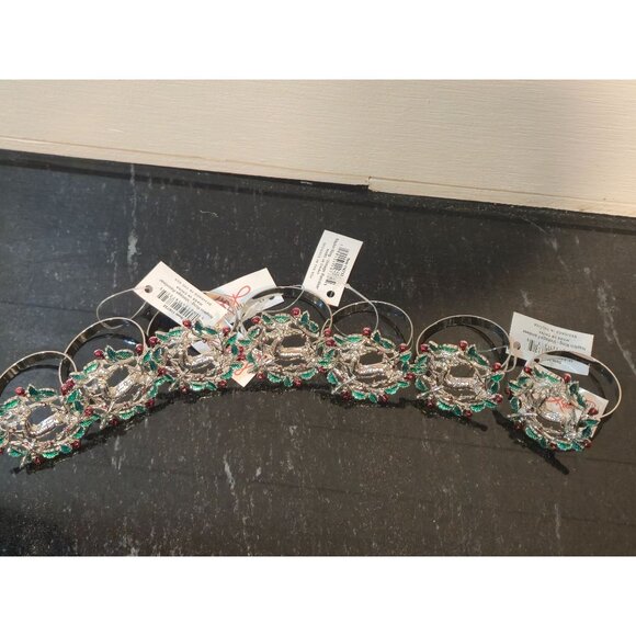 Vintage Reindeer Wreath napkin rings Christmas table Green Leaves & Red Berries - Picture 9 of 10